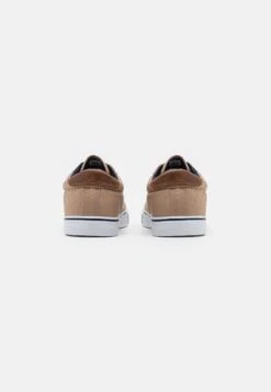 Pier One Unisex - Sneakers Laag - Brown 10 Pier One Unisex - Sneakers Laag - Brown -Pier One 0667ac52398a4cb28ca9239f7e349af9