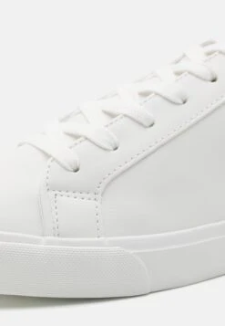 Pier One Sneakers Laag - White 13 Pier One Sneakers Laag - White -Pier One 089ffbe2a2a84ebbaff4ded3f08bcf0e