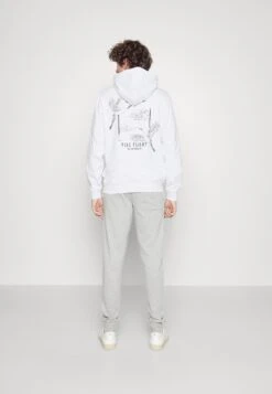 Pier One Sweater - White