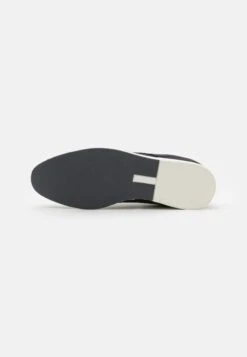 Pier One Sportieve Veterschoenen - Dark Blue/White 12 Pier One Sportieve Veterschoenen - Dark Blue/White -Pier One 113f5906dd9d4ae8b057f37cfaa22b1a