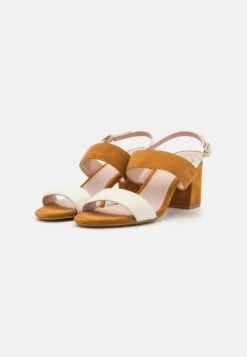 Pier One Leather- Sandalen - White/Cognac 10 Pier One Leather- Sandalen - White/Cognac -Pier One 1342743762264bc58174535dd46482c5