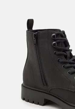 Pier One Unisex - Veterboots - Black 13 Pier One Unisex - Veterboots - Black -Pier One 1493b4dce5424028a000fcd682e5a7d2