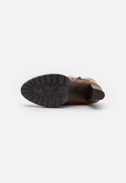 Pier One Leather- Laarzen Met Hoge Hak - Cognac 12 Pier One Leather- Laarzen Met Hoge Hak - Cognac -Pier One 165eee3592424edea01cebf48dfd3129