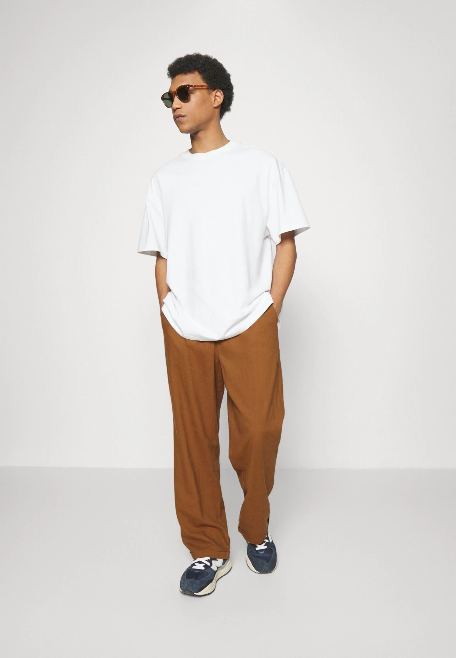 Pier One Drawcord Trousers Linen Blend - Broek - Brown 4 Pier One Drawcord Trousers Linen Blend - Broek - Brown - Afbeelding 2