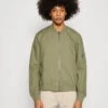 Pier One Bomberjacks - Olive 1 Pier One Bomberjacks - Olive -Pier One 1e0061e7f1d446728ffd6572450cbe5e