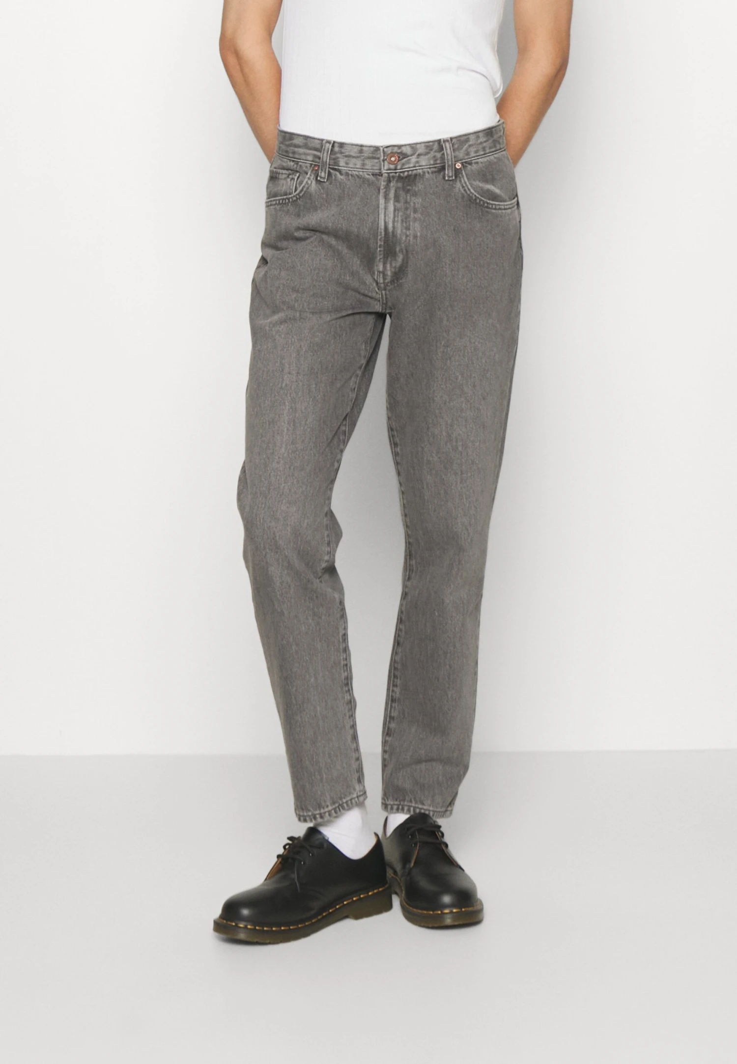 Pier One Mid Raise Straight Fit - Relaxed Fit Jeans - Grey Denim 3 Pier One Mid Raise Straight Fit - Relaxed Fit Jeans - Grey Denim