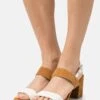 Pier One Leather- Sandalen - White/Cognac 1 Pier One Leather- Sandalen - White/Cognac -Pier One 28929a0e66ab46c2916bf7ad710a7eaf