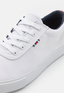 Pier One Unisex - Sneakers Laag - White 13 Pier One Unisex - Sneakers Laag - White -Pier One 28ee7fd19ea844d7a0d4e6ba9e72e934