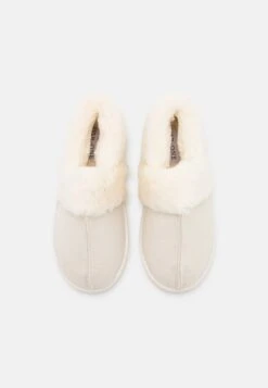 Pier One Pantoffels - White 13 Pier One Pantoffels - White -Pier One 2a373f3587ba435e8e5e4cd25a8edf0e