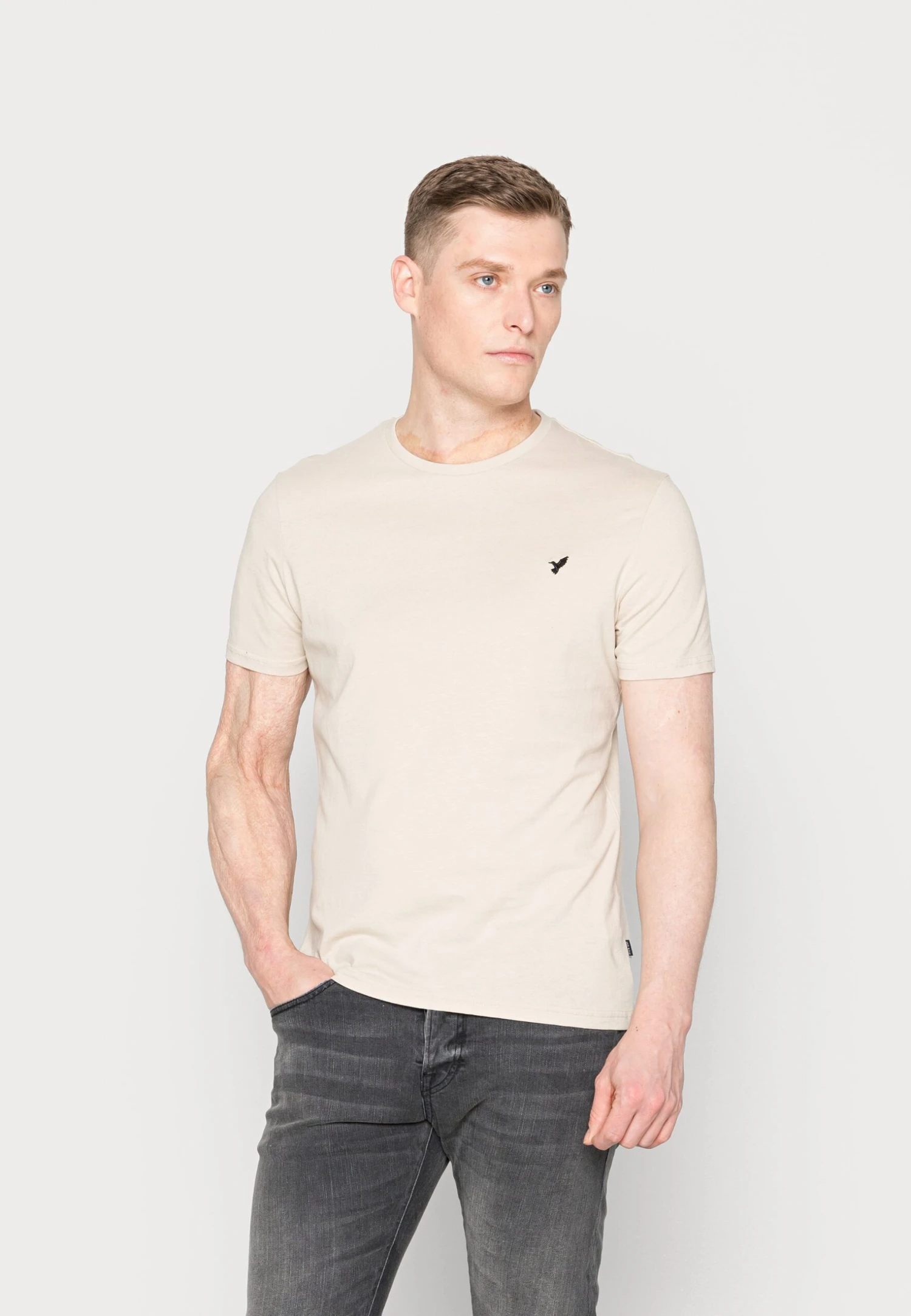 Pier One 5 Pack - T-Shirt Basic - White/Green/Bordeaux/Black/Beige 4 Pier One 5 Pack - T-Shirt Basic - White/Green/Bordeaux/Black/Beige - Afbeelding 2