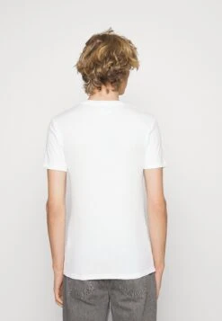 Pier One T-Shirt Basic - White 9 Pier One T-Shirt Basic - White -Pier One 35f3385322a94c8089022511e4b9f6ef