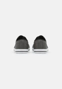 Pier One Sneakers Laag - Grey 10 Pier One Sneakers Laag - Grey -Pier One 36759eae1bc0410b8ef2a7b0ab8cdd2c