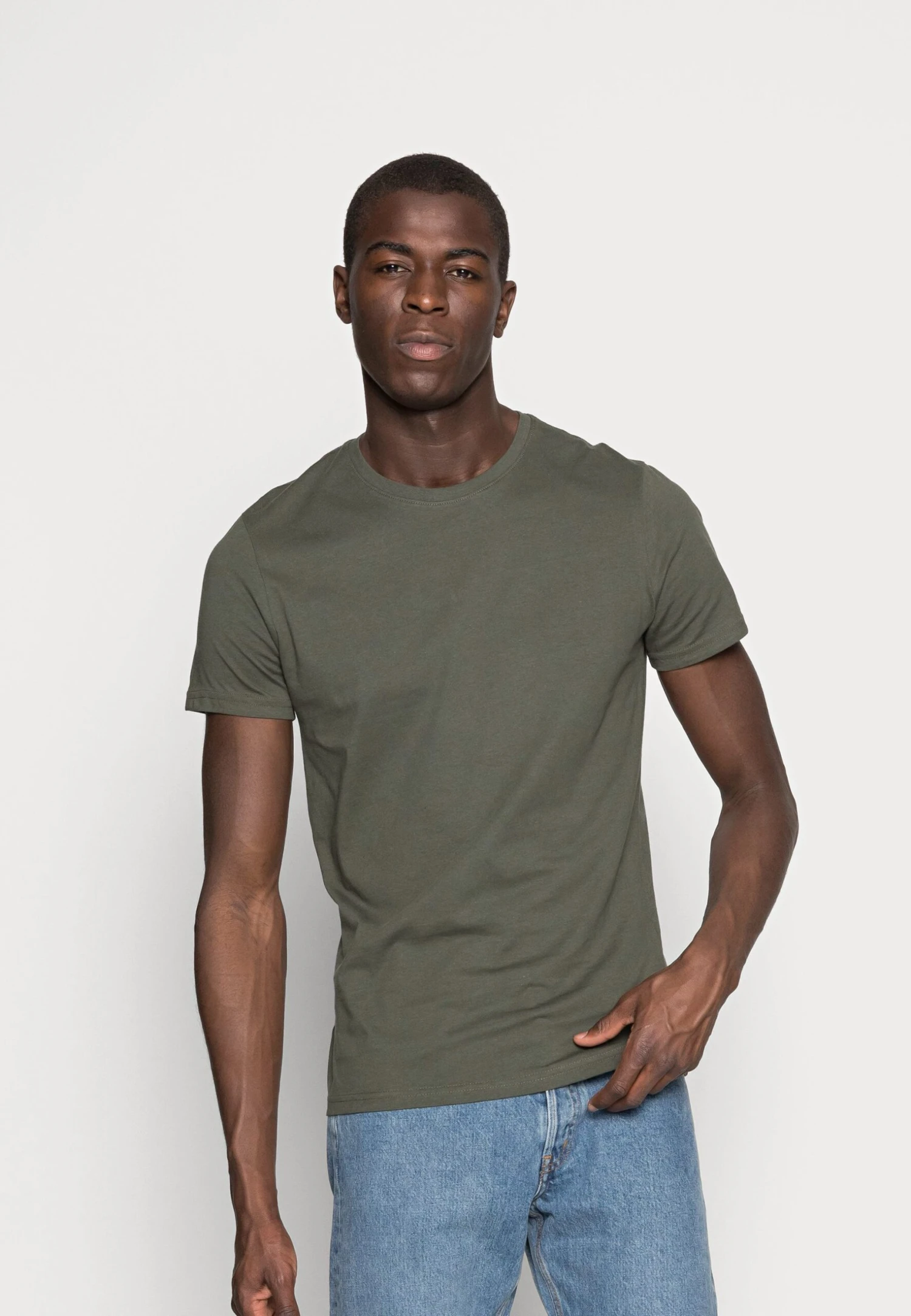 Pier One 3 Pack - T-Shirt Basic - Black/Grey/Green 4 Pier One 3 Pack - T-Shirt Basic - Black/Grey/Green - Afbeelding 2