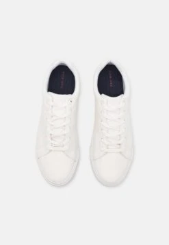 Pier One Unisex - Sneakers Laag - White 11 Pier One Unisex - Sneakers Laag - White -Pier One 3747494760f54e24afa52bab7dfce4dd