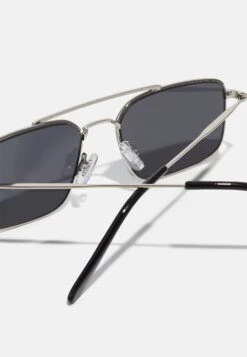 Pier One Zonnebril - Black 8 Pier One Zonnebril - Black -Pier One 3769a9e5f9b948a786d0509aabe20aa5