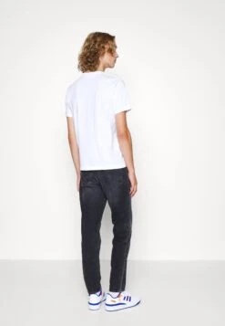 Pier One Slim Fit Jeans - Black 9 Pier One Slim Fit Jeans - Black -Pier One 43f3a9e9a4f94c9f9abb066d5f398c1d