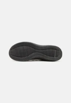Pier One Sneakers Laag - Black 12 Pier One Sneakers Laag - Black -Pier One 445b9a9293d34afab0b76113e0389fb1