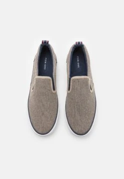 Pier One Unisex - Sneakers Laag - Taupe 11 Pier One Unisex - Sneakers Laag - Taupe -Pier One 4bfc3dea16e84e949402e19f285476a8