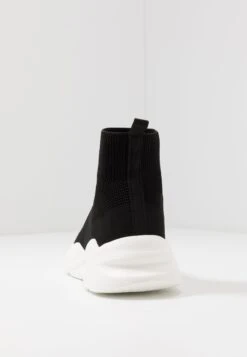 Pier One Sneakers Hoog - Black/White 12 Pier One Sneakers Hoog - Black/White -Pier One 4d86e72b96044e67b169aa825fe057aa