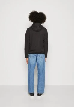 Pier One Regenjas - Black 10 Pier One Regenjas - Black -Pier One 4e357a4c9dc64463935acb495187a2e8