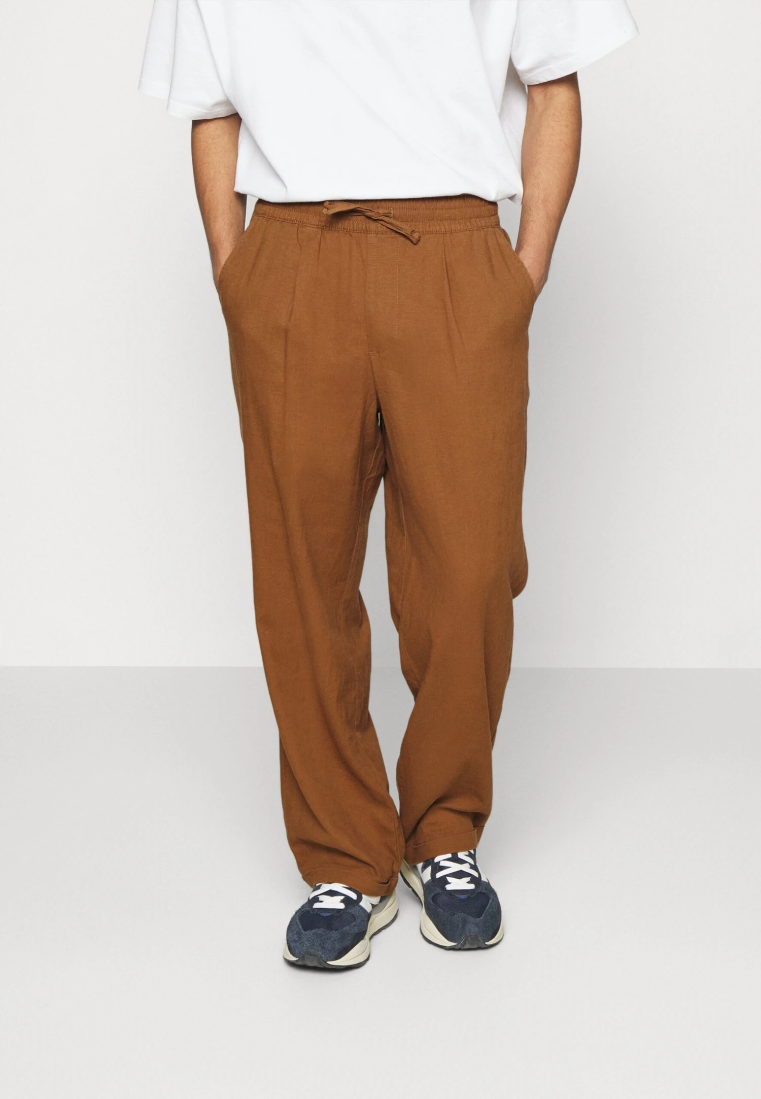 Pier One Drawcord Trousers Linen Blend - Broek - Brown 3 Pier One Drawcord Trousers Linen Blend - Broek - Brown