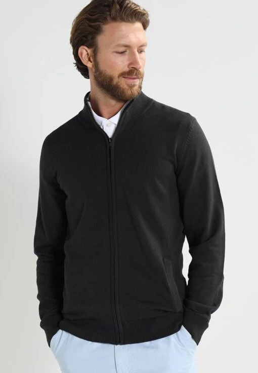 Pier One Vest - Black