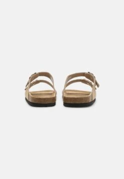 Pier One Leather Unisex - Pantoffels - Beige 10 Pier One Leather Unisex - Pantoffels - Beige -Pier One 5c08a27821fd48c5b7a8f15fb878043f