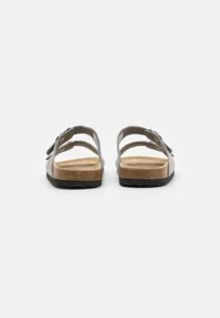 Pier One Leather Unisex - Pantoffels - Grey 10 Pier One Leather Unisex - Pantoffels - Grey -Pier One 5c52920d2cf64005948ca6c907d5c2d5