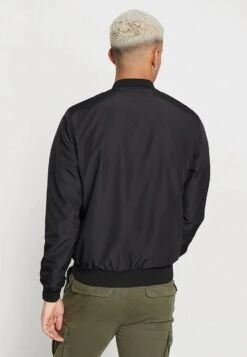 Pier One Bomberjacks - Black 10 Pier One Bomberjacks - Black -Pier One 5e54747438cd4c94af4d45fa91166331