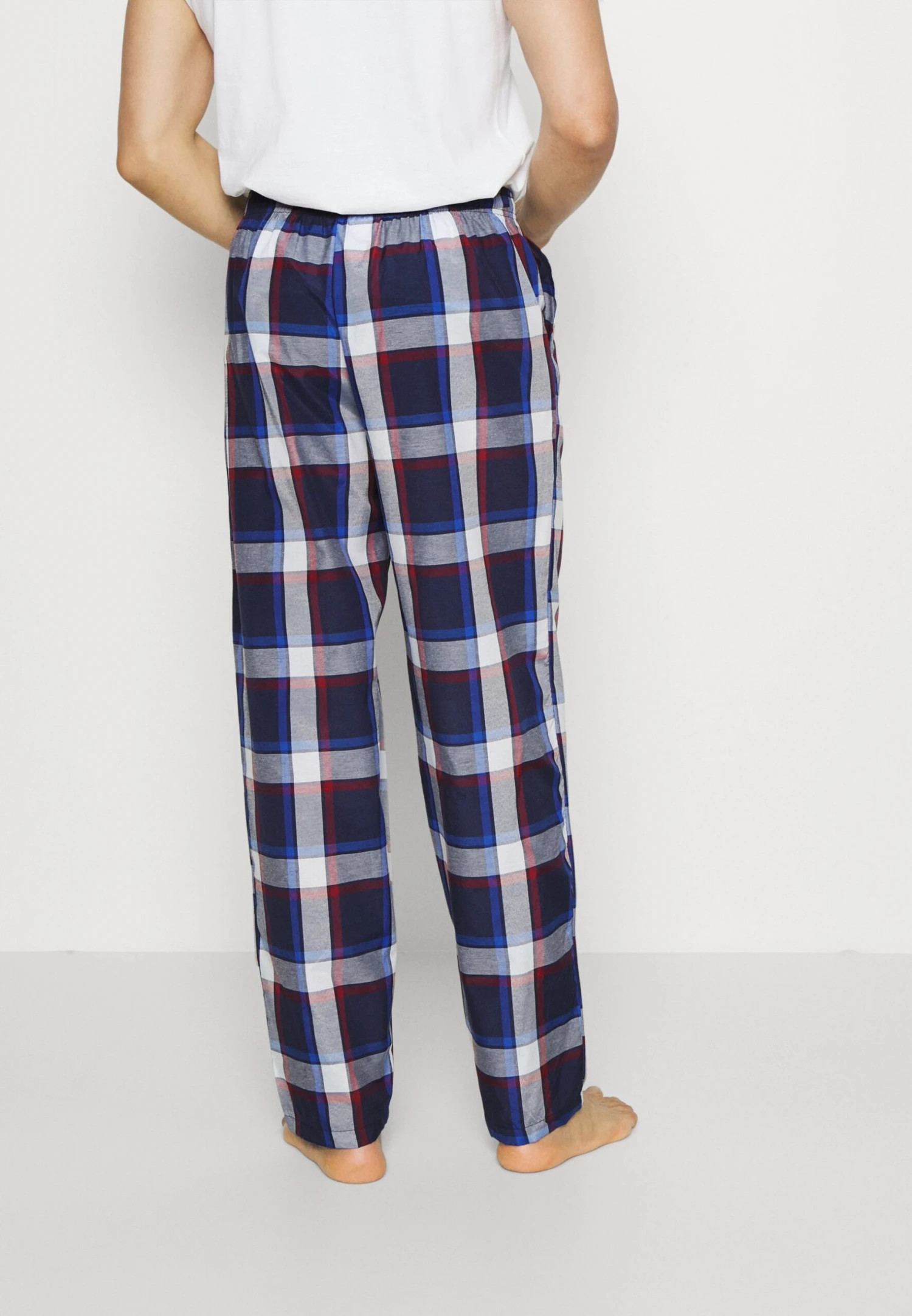 Pier One 2 Pack - Pyjamabroek - 503 - Dark Blue_302 - Red 6 Pier One 2 Pack - Pyjamabroek - 503 - Dark Blue_302 - Red - Afbeelding 4