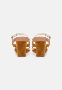 Pier One Leather- Sandalen - White/Cognac 11 Pier One Leather- Sandalen - White/Cognac -Pier One 6b4326b012e145768f09017888178cd1