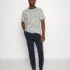 Pier One 2 Pack - Pyjamabroek - Dark Blue/Mottled Light Grey 1 Pier One 2 Pack - Pyjamabroek - Dark Blue/Mottled Light Grey -Pier One 6cd3e9b3fdf94542a2f18ca2fb26b16c