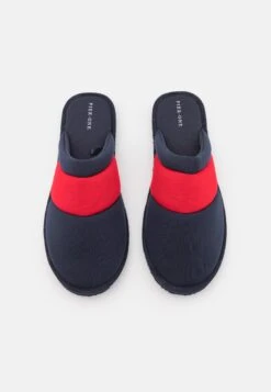 Pier One Unisex - Pantoffels - Dark Blue/Red 11 Pier One Unisex - Pantoffels - Dark Blue/Red -Pier One 8af2b4cf7cb544169d42982a9f3ccda1