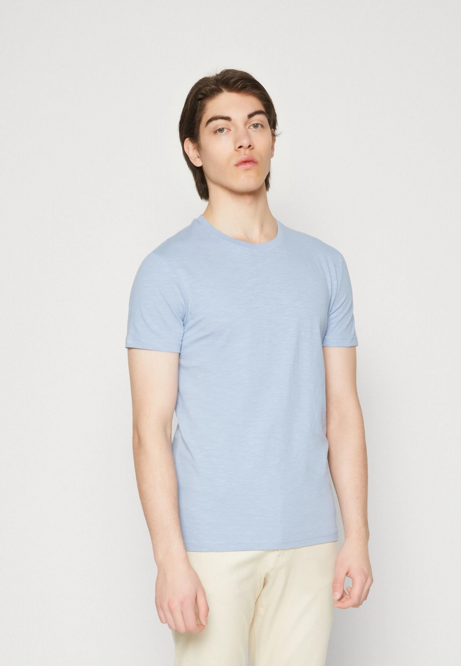 Pier One 5 Pack - T-Shirt Basic - Black/Light Blue/Khaki/Mint/Beige 9 Pier One 5 Pack - T-Shirt Basic - Black/Light Blue/Khaki/Mint/Beige - Afbeelding 7