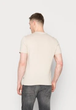 Pier One 5 Pack - T-Shirt Basic - White/Green/Bordeaux/Black/Beige 13 Pier One 5 Pack - T-Shirt Basic - White/Green/Bordeaux/Black/Beige -Pier One 8f705a7440be4f7cb09dcc756c0ade12