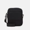 Pier One Unisex - Schoudertas - Black 2 Pier One Unisex - Schoudertas - Black -Pier One 93273265f7eb4970bf6c345052374cdc