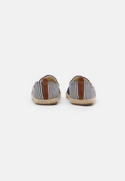 Pier One Unisex - Espadrilles - Dark Blue 10 Pier One Unisex - Espadrilles - Dark Blue -Pier One 9632c33a5b464da5a5e27622e7e22980