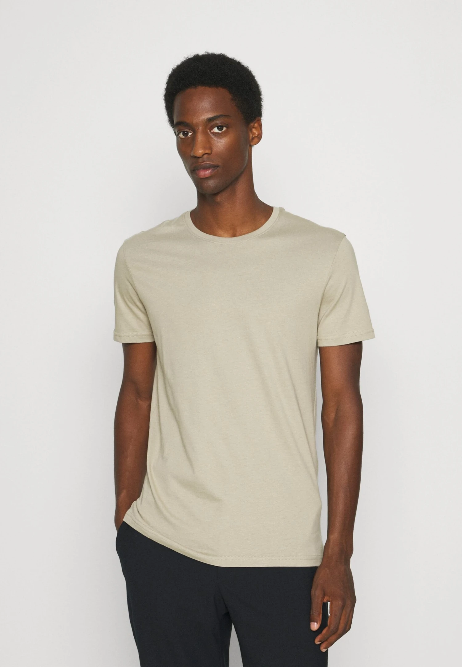 Pier One 5 Pack - T-Shirt Basic - White/Dark Grey/Black 4 Pier One 5 Pack - T-Shirt Basic - White/Dark Grey/Black - Afbeelding 2