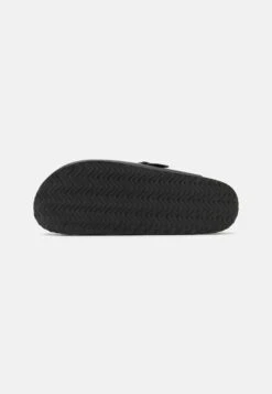 Pier One Leather Unisex - Pantoffels - Black 12 Pier One Leather Unisex - Pantoffels - Black -Pier One 9d475211ba5d474fb5f85147c1aa18d4