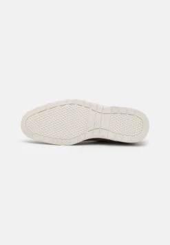 Pier One Sportieve Veterschoenen - Cognac 12 Pier One Sportieve Veterschoenen - Cognac -Pier One 9dc923ea453f469f810afe96d5beb859
