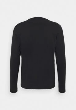 Pier One Longsleeve - Black 15 Pier One Longsleeve - Black -Pier One 9f566c7da504413cb3cee3df0de0db3b