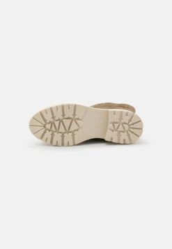Pier One Leather Winter Boot - Laarzen - Khaki 12 Pier One Leather Winter Boot - Laarzen - Khaki -Pier One 9f95f088e20e4e4e9528fb24b22652b8
