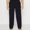 Pier One 2 Pack - Pyjamabroek - 503 - Dark Blue_302 - Red 1 Pier One 2 Pack - Pyjamabroek - 503 - Dark Blue_302 - Red -Pier One a1b4ec71530641afb33b0e31ff29a4cc