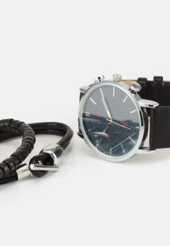 Pier One Set - Horloge - Black 13 Pier One Set - Horloge - Black -Pier One aa5812e6bd7f4e9083376b162783b890