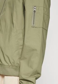 Pier One Bomberjacks - Olive 13 Pier One Bomberjacks - Olive -Pier One b6f4db9ef2ef4f15aaa38b0e9fcce92f