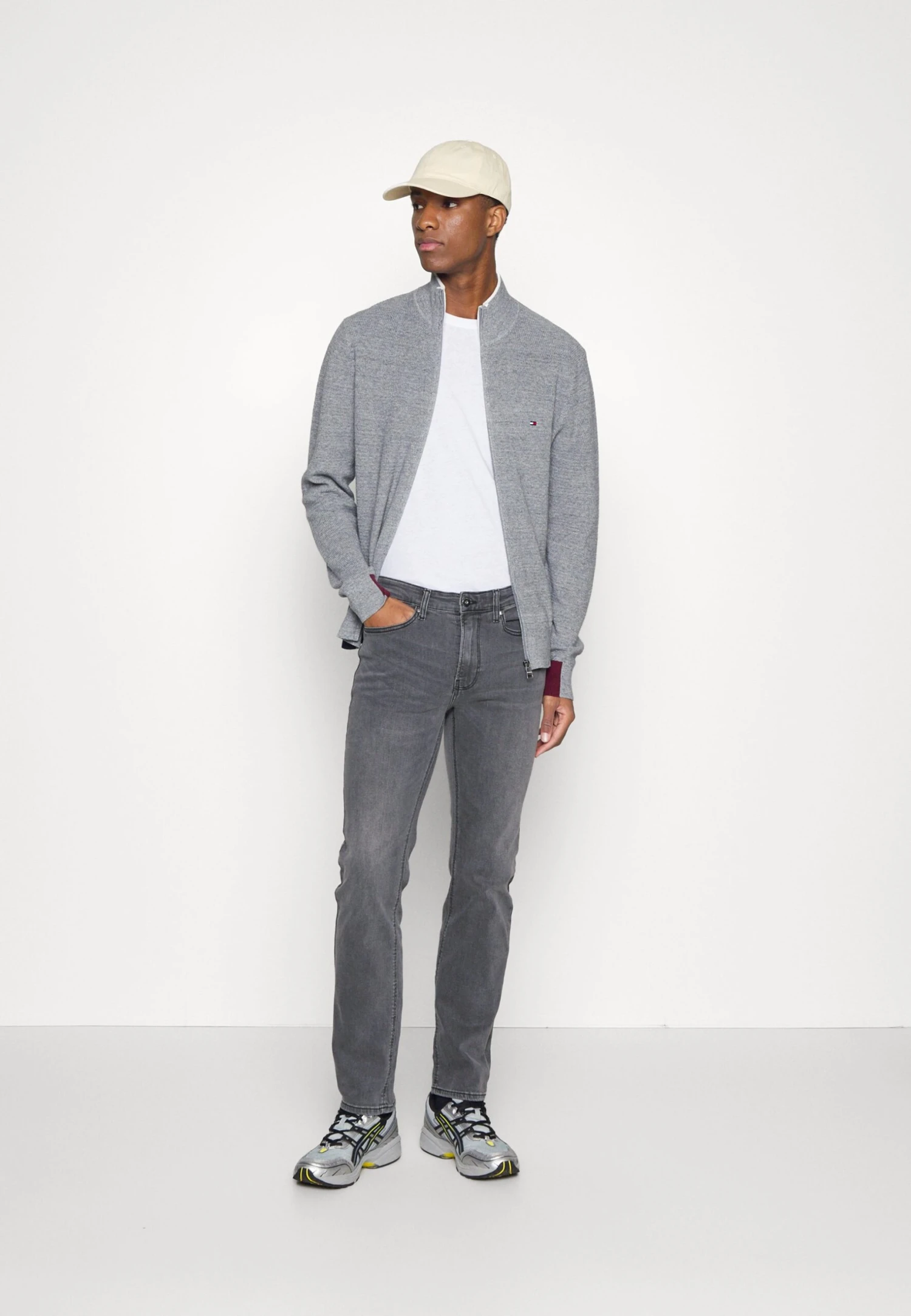 Pier One Straight Leg Jeans - Grey 4 Pier One Straight Leg Jeans - Grey - Afbeelding 2