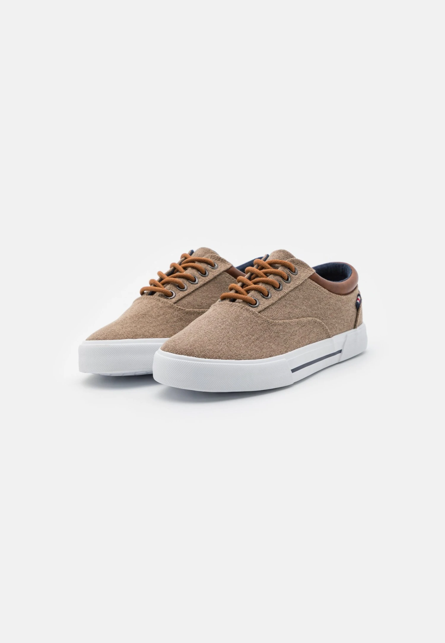 Pier One Sneakers Laag - Taupe 4 Pier One Sneakers Laag - Taupe - Afbeelding 2
