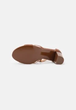 Pier One Leather - Sandalen Met Hoge Hak - Cognac 12 Pier One Leather - Sandalen Met Hoge Hak - Cognac -Pier One c6b5a824e4354181859460d8be03e6ee