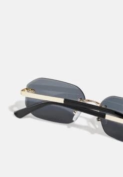 Pier One Unisex - Zonnebril - Black 12 Pier One Unisex - Zonnebril - Black -Pier One cd37878cc7dd4c31b424ae80f2f4c985