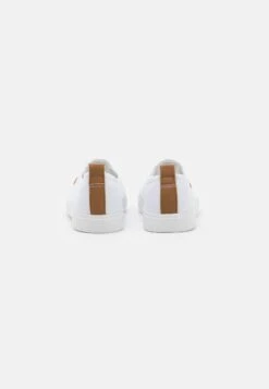Pier One Unisex - Instappers - White 10 Pier One Unisex - Instappers - White -Pier One d0dcb07e7bd24443a1df824091ece39a